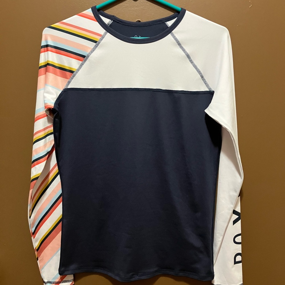 Roxy Navy and White Long sleeve Rashguard Swim top. Women’s size lg.